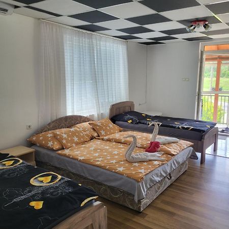 Napsugar Vendeghaz Apartment Tiszaujvaros Luaran gambar