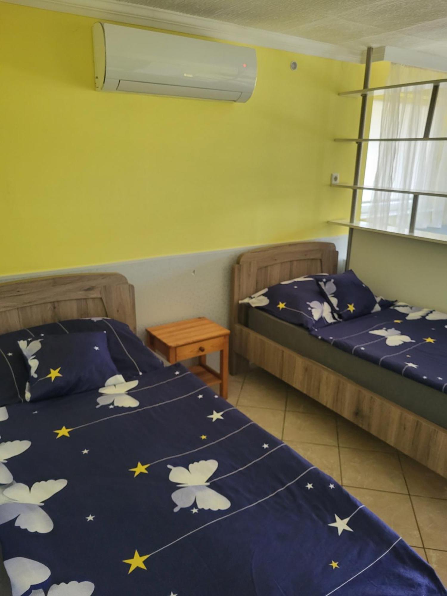 Napsugar Vendeghaz Apartment Tiszaujvaros Bilik gambar