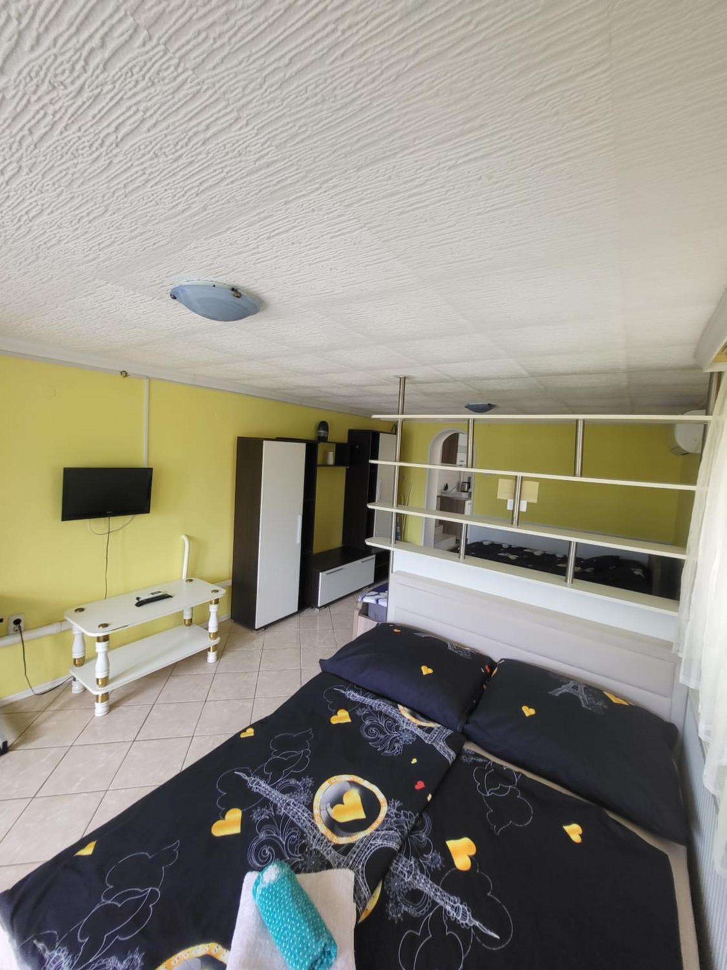 Napsugar Vendeghaz Apartment Tiszaujvaros Luaran gambar