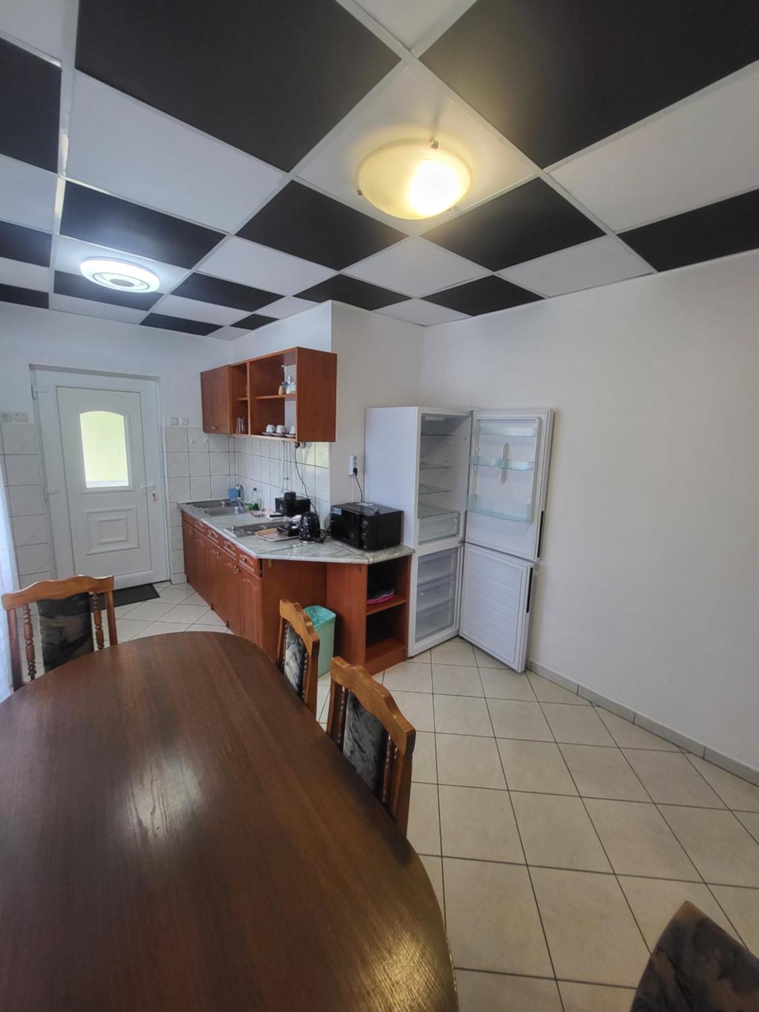 Napsugar Vendeghaz Apartment Tiszaujvaros Bilik gambar